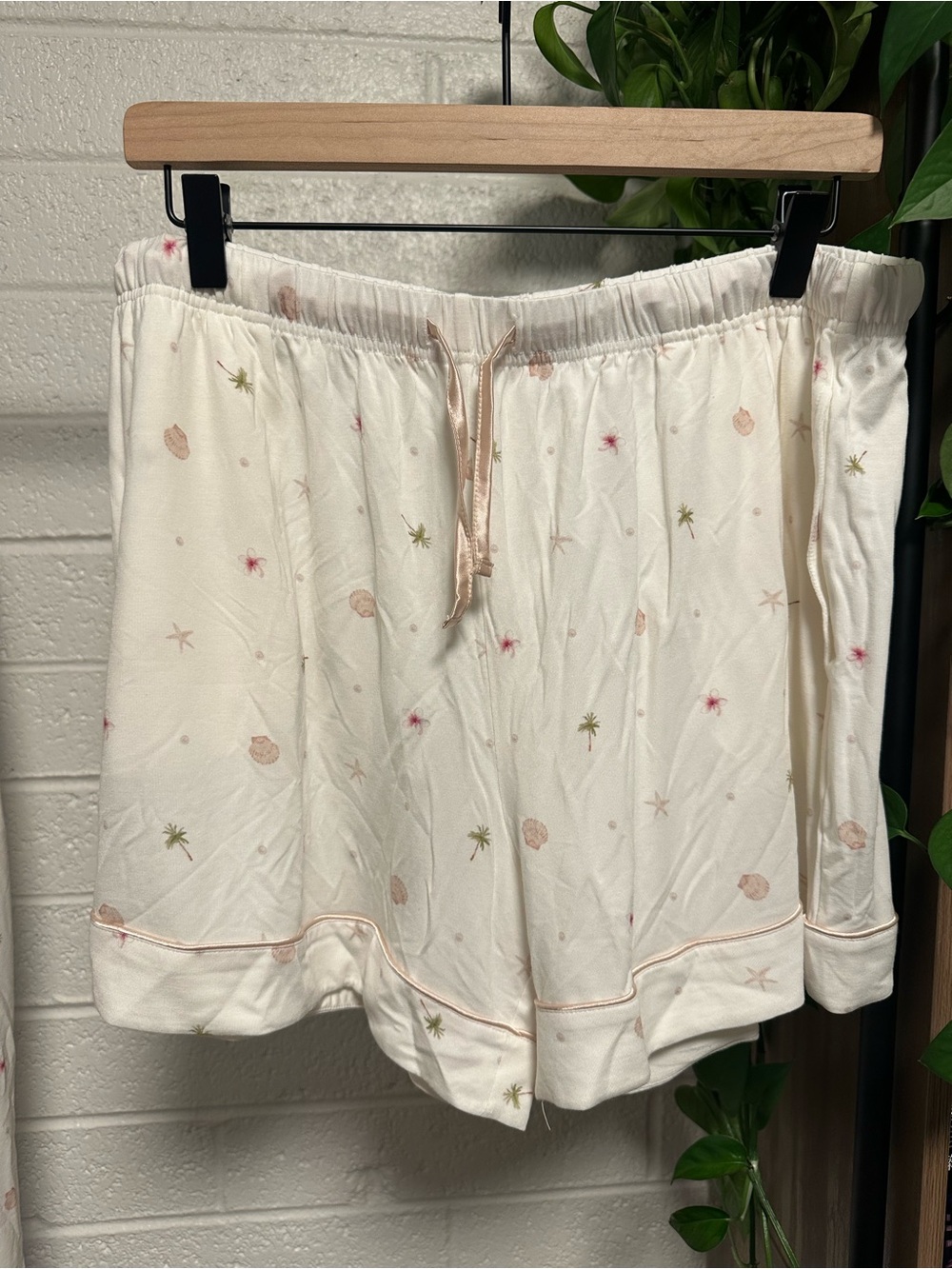 Solibeech Soft Palm PJ Collection | Modal Short Set - Picture 10 of 13